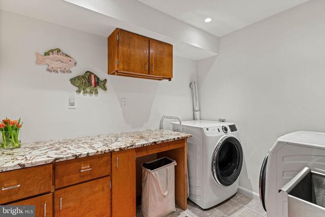 1102 GATEWOOD DR, Alexandria, VA 22307