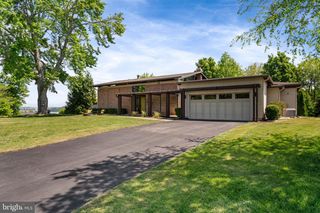 1102 GATEWOOD DR, Alexandria, VA 22307