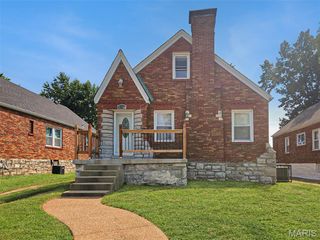 1740 Grape Avenue, St Louis, MO 63147