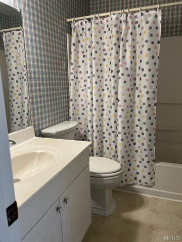 10843 Carroll Wood Way, Unincorporated, MO 63128