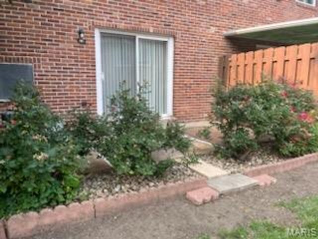 10843 Carroll Wood Way, Unincorporated, MO 63128