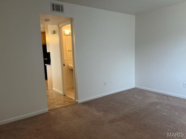 10843 Carroll Wood Way, Unincorporated, MO 63128