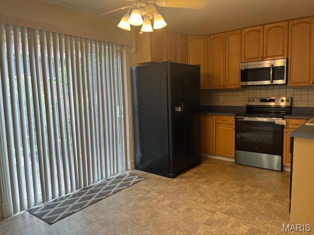 10843 Carroll Wood Way, Unincorporated, MO 63128