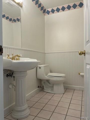 10843 Carroll Wood Way, Unincorporated, MO 63128