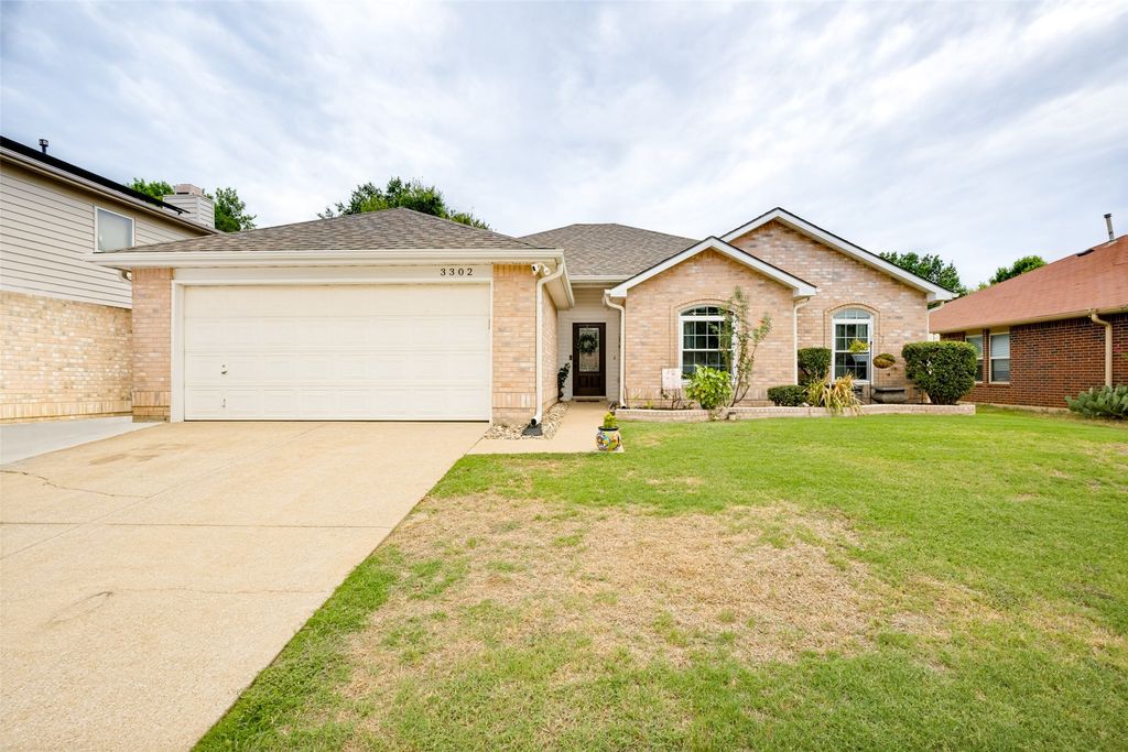 3302 Cliff Oaks Drive, Corinth, TX 76210 — photo 2