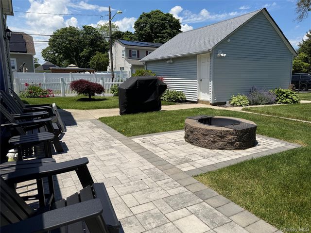 59 Lincoln Avenue, Islip Terrace, NY 11752