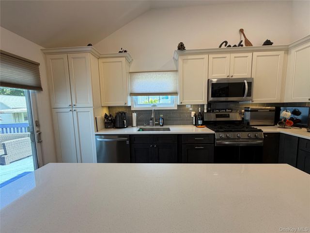 59 Lincoln Avenue, Islip Terrace, NY 11752