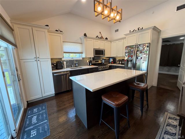 59 Lincoln Avenue, Islip Terrace, NY 11752