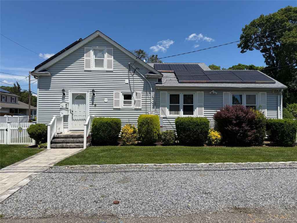 59 Lincoln Avenue, Islip Terrace, NY 11752