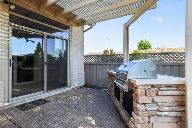 201 Stamos, Roseville, CA 95747