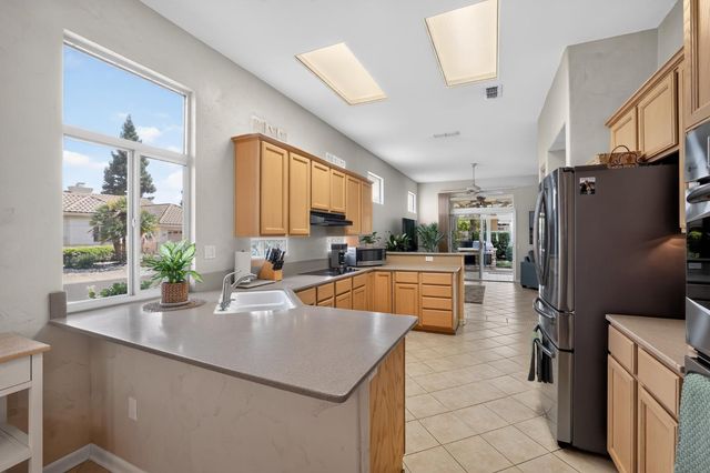 201 Stamos, Roseville, CA 95747