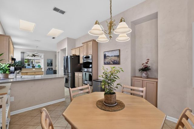 201 Stamos, Roseville, CA 95747