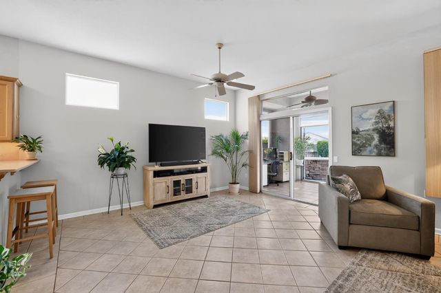 201 Stamos, Roseville, CA 95747