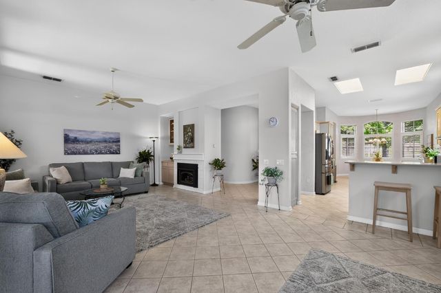 201 Stamos, Roseville, CA 95747