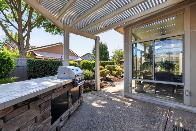 201 Stamos, Roseville, CA 95747