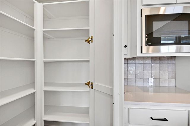 13481 W 174th Place, Overland Park, KS 66221