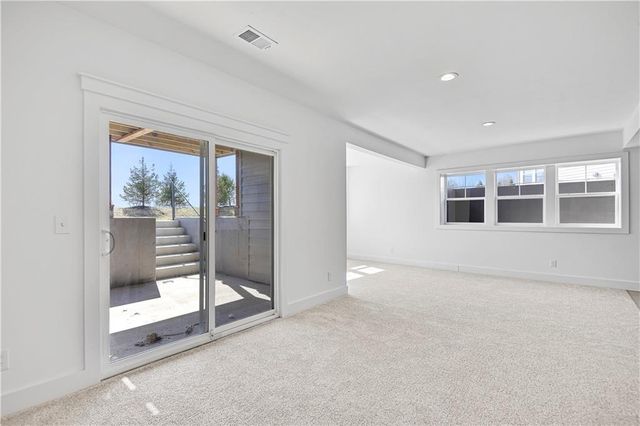 13481 W 174th Place, Overland Park, KS 66221