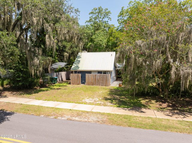 1114 12th Street, Port Royal, SC 29935