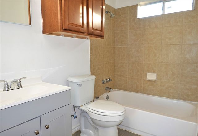 614 Victoria Ave, Taft, TX 78390