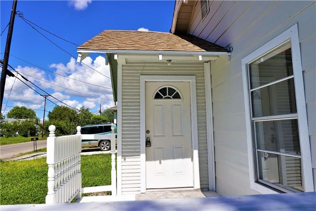 614 Victoria Ave, Taft, TX 78390