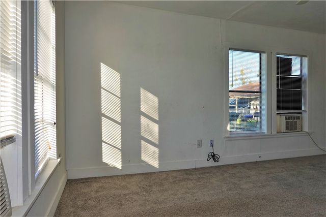 614 Victoria Ave, Taft, TX 78390