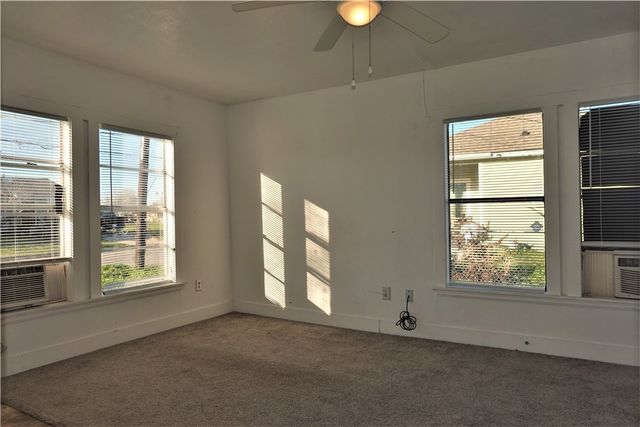 614 Victoria Ave, Taft, TX 78390