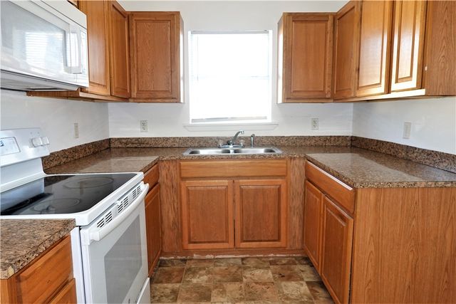 614 Victoria Ave, Taft, TX 78390