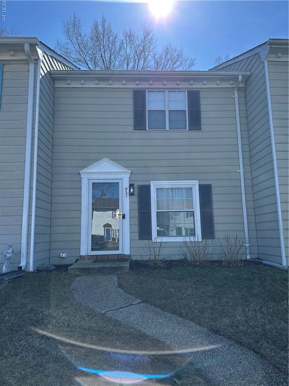 921 Seabreeze CT, Chesapeake, VA 23320