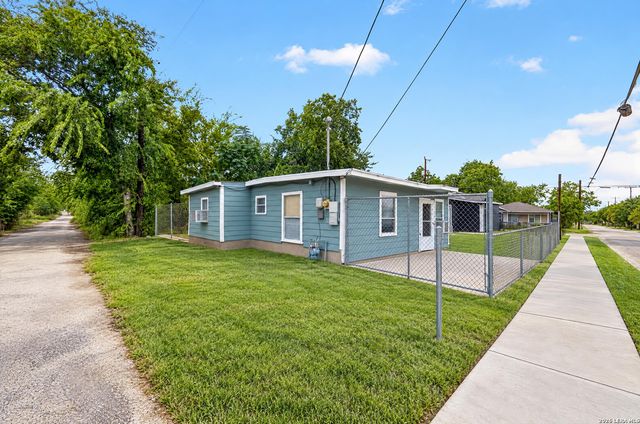 1548 Center St, San Antonio, TX 78202