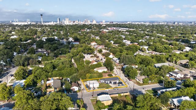 1548 Center St, San Antonio, TX 78202