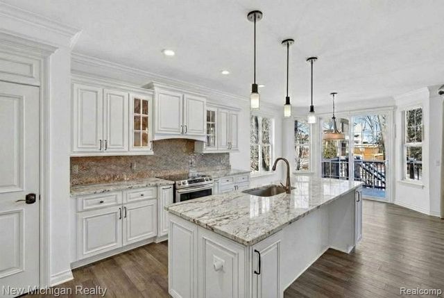 13183 Harbor Landings Drive 103, Fenton, MI 48430