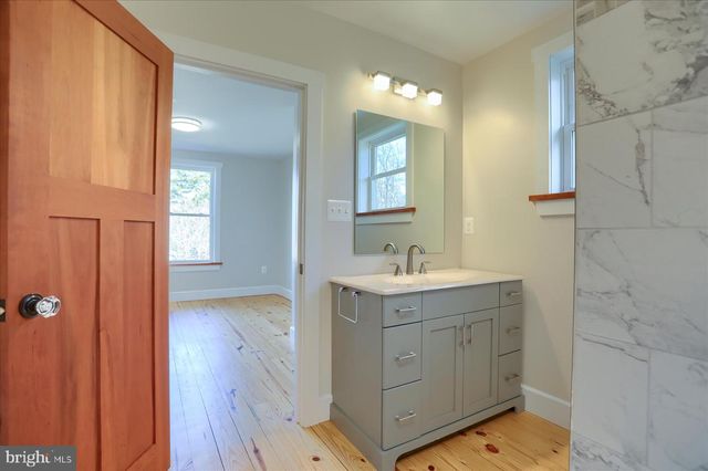 2507 ISLAND VIEW RD, Essex, MD 21221