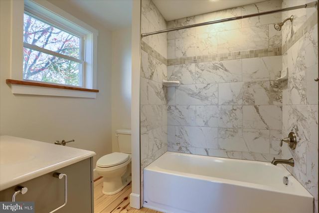 2507 ISLAND VIEW RD, Essex, MD 21221