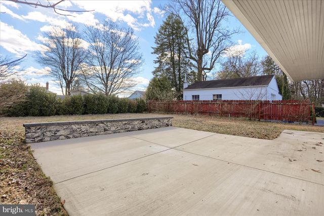 2507 ISLAND VIEW RD, Essex, MD 21221