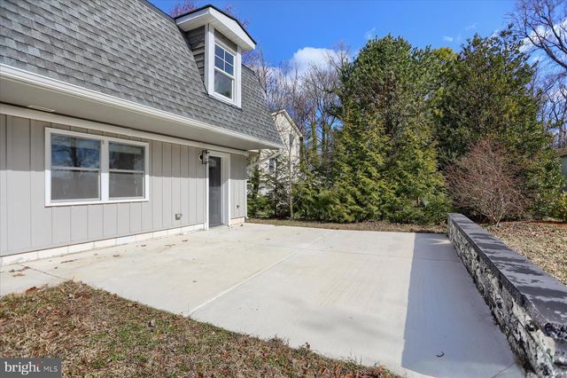 2507 ISLAND VIEW RD, Essex, MD 21221