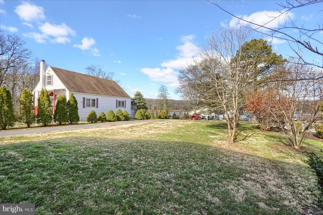 2507 ISLAND VIEW RD, Essex, MD 21221