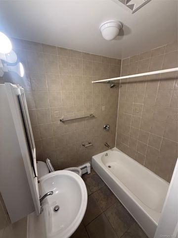 25322 147th Road 1, Rosedale, NY 11422