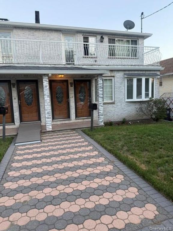 25322 147th Road 1, Rosedale, NY 11422