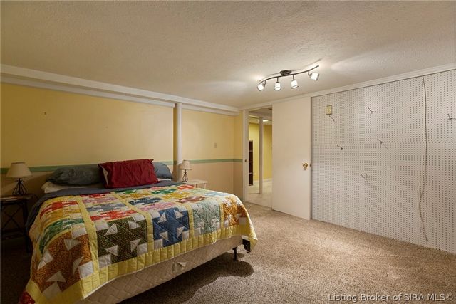 620 Roseview Terrace, New Albany, IN 47150
