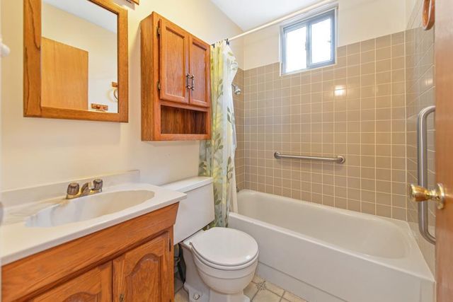 5901 Woodleigh Dr, Carmichael, CA 95608