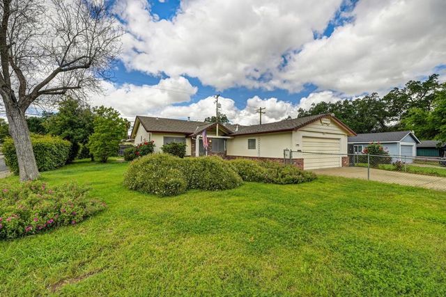 5901 Woodleigh Dr, Carmichael, CA 95608