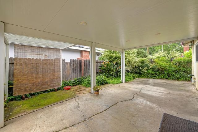 5901 Woodleigh Dr, Carmichael, CA 95608