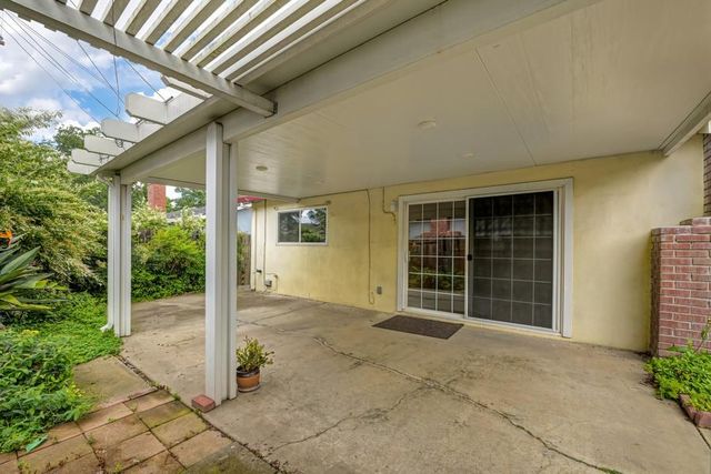 5901 Woodleigh Dr, Carmichael, CA 95608