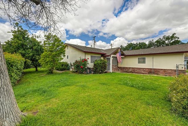 5901 Woodleigh Dr, Carmichael, CA 95608