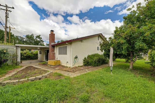 5901 Woodleigh Dr, Carmichael, CA 95608