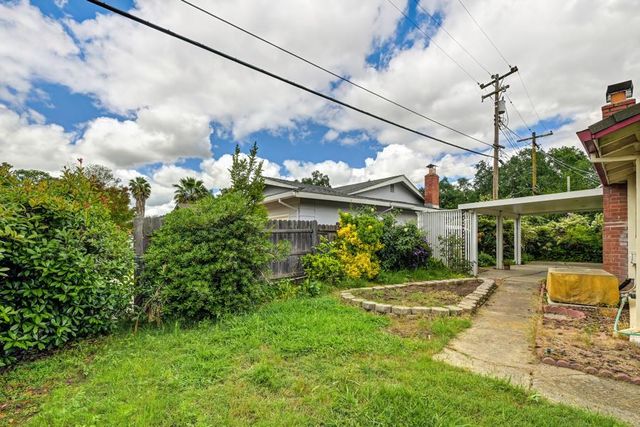 5901 Woodleigh Dr, Carmichael, CA 95608