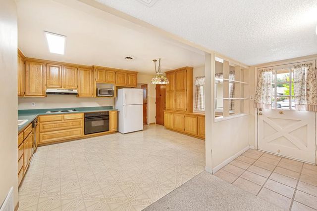 5901 Woodleigh Dr, Carmichael, CA 95608