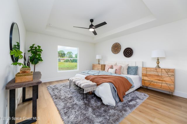 1085 Tahiti Avenue SE, Palm Bay, FL 32909