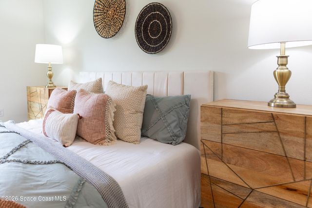 1085 Tahiti Avenue SE, Palm Bay, FL 32909