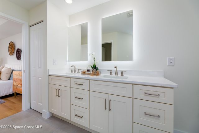 1085 Tahiti Avenue SE, Palm Bay, FL 32909